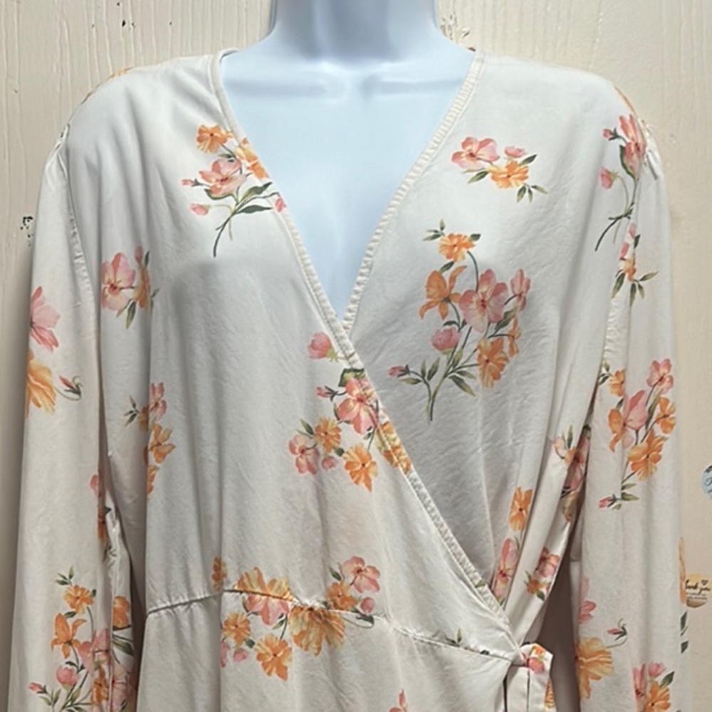 Old Navy Floral Print Tie-Belt Wrap Blouse - Size XL - Cottagecore Chic - Picture 3 of 16